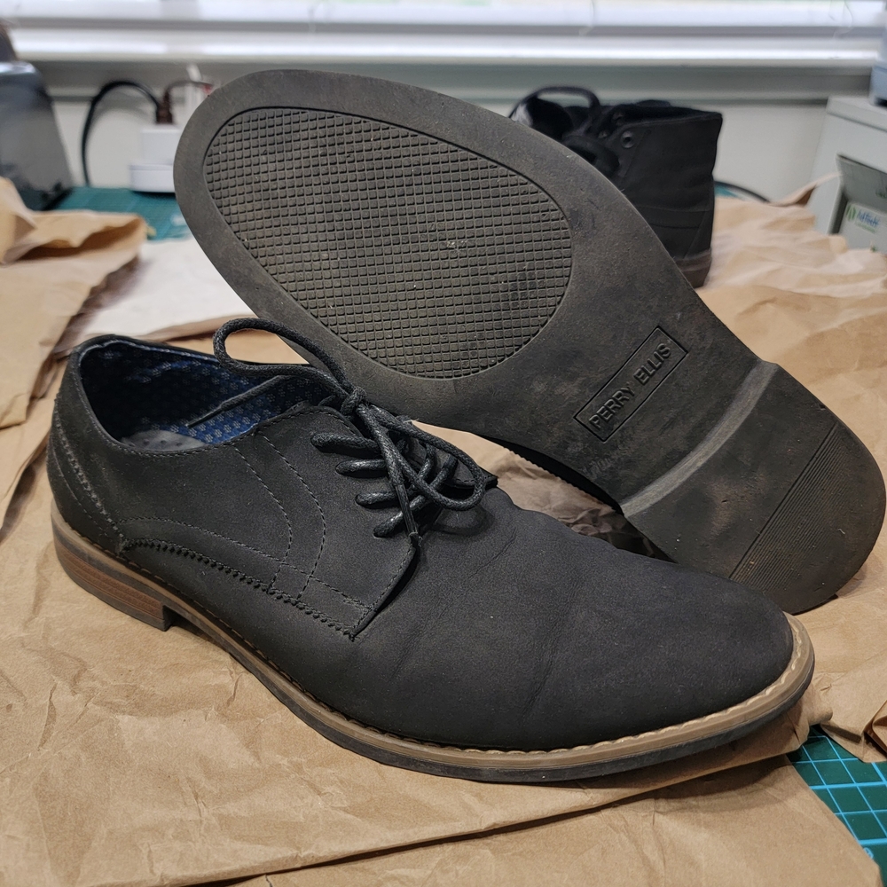 Perry Ellis Men's Black and Brown Oxford Shoes